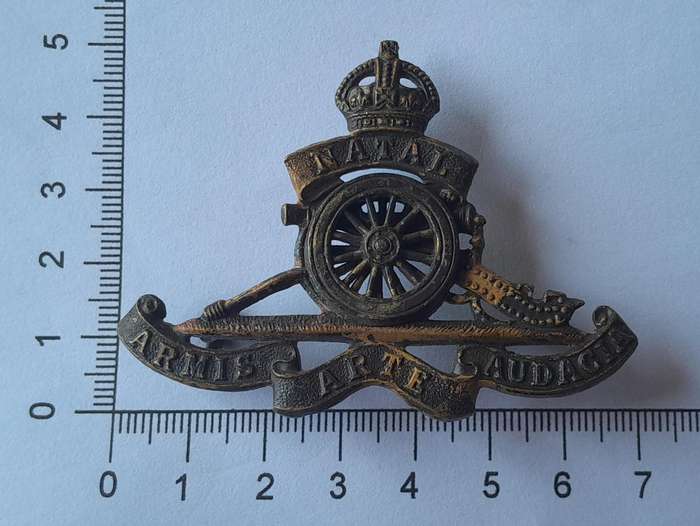 WW2 Natal Field Artillery Cap Badge.  Lugs Intact.
