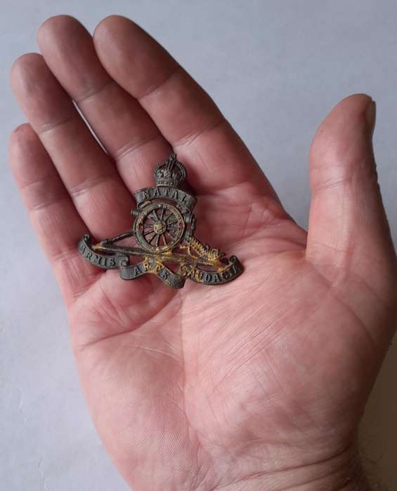 WW2 Natal Field Artillery Cap Badge.  Lugs Intact.