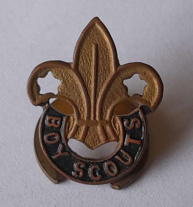 Vintage Boy Scouts Badge.  Clasp Intact.