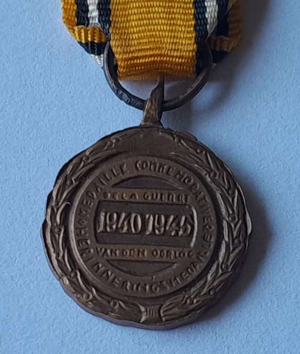 WW2 Belgium Victory 1940 - 1945 Miniature Medal.
