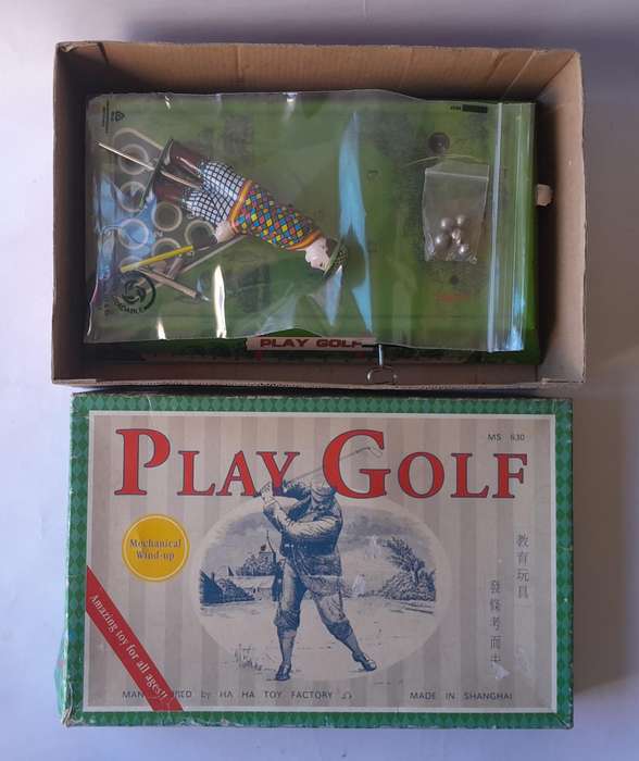 Vintage Tin Plate Table Top Wind Up Mechanical "Play Golf" Game