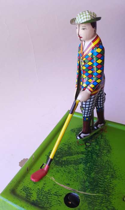 Vintage Tin Plate Table Top Wind Up Mechanical "Play Golf" Game