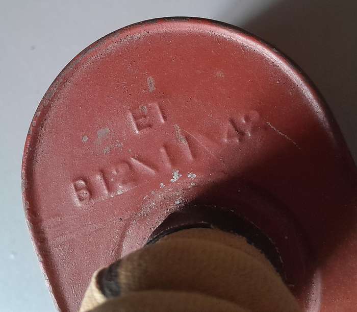 WW2 Kaufman Gas Mask With Barringer, Wallis & Manners Cannister.  Dated 1941.