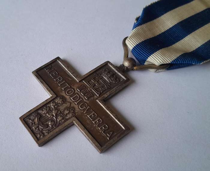 WW1 Italian War Merit Cross (Croce al Merito di Guerra).