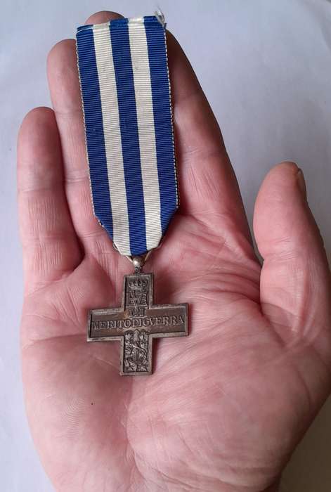 WW1 Italian War Merit Cross (Croce al Merito di Guerra).