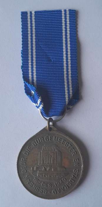 1949 Voortrekker Monument Medal Presented By Johannesburg Mayor.