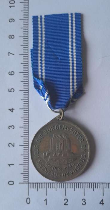 1949 Voortrekker Monument Medal Presented By Johannesburg Mayor.