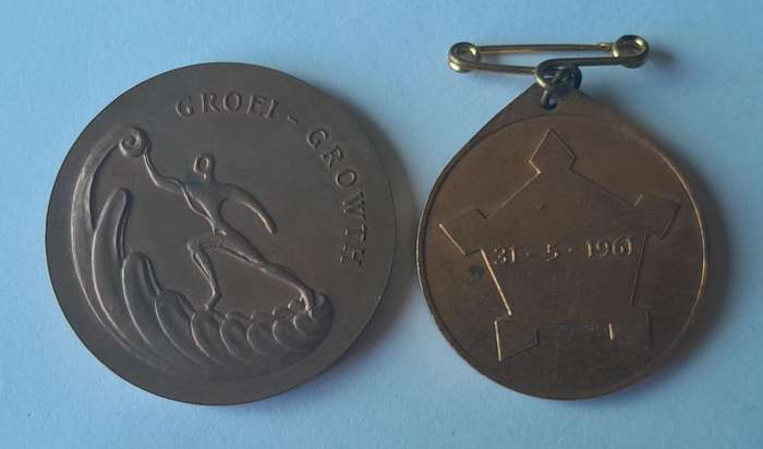 Set of 2 SA Medallions.  1961 Republic & 10 Years "Growth" (1971).