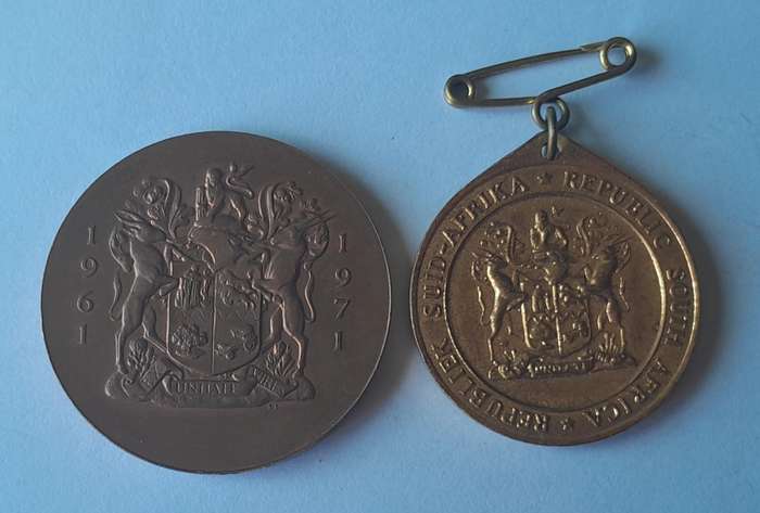 Set of 2 SA Medallions.  1961 Republic & 10 Years "Growth" (1971).