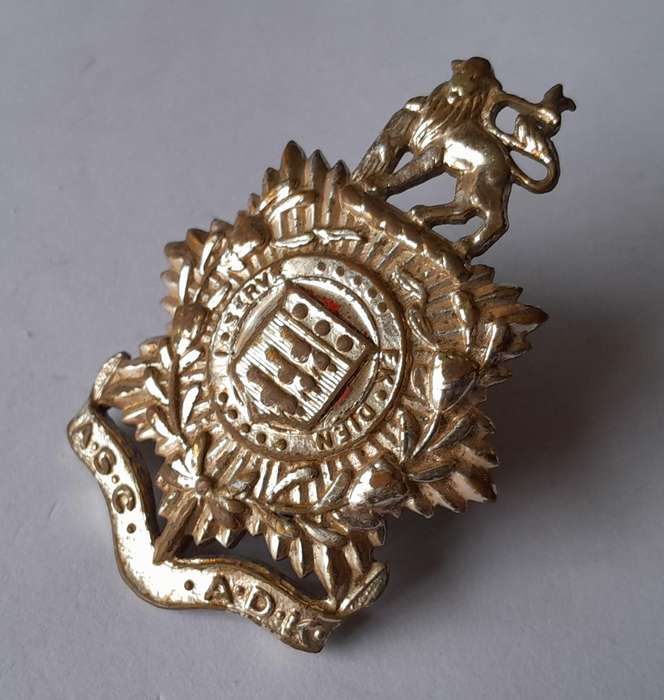 SADF A.S.C / A.D.K Service Corps Cap Badge.  Screw Lugs Intact.