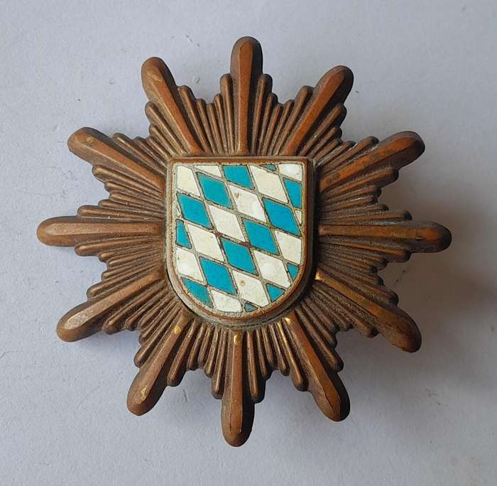 Original Vintage German Polizei Bavaria (Bavarian Police) Cap Badge.