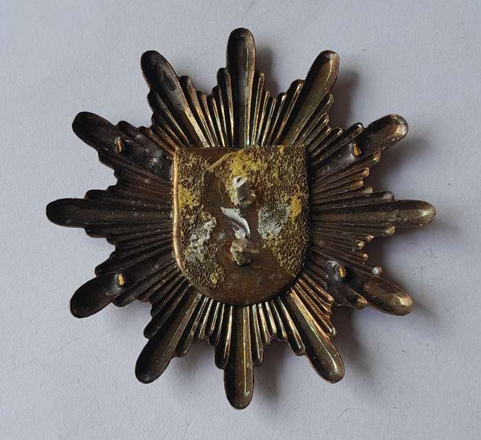 Original Vintage German Polizei Bavaria (Bavarian Police) Cap Badge.