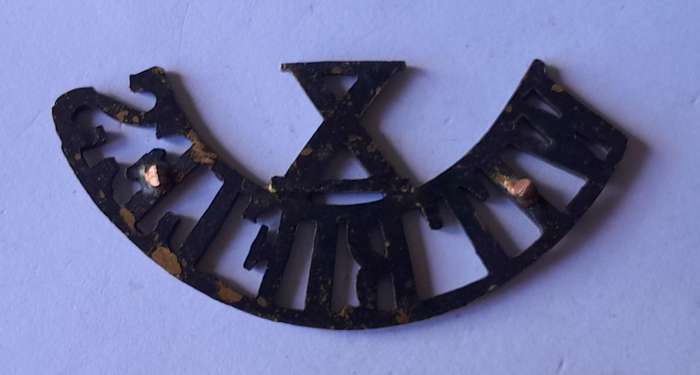 Early Witwatersrand Rifles Shoulder Title.  No Lugs.