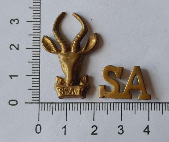 SA Infantry Corps Collar Badge & Title.  No Lugs.