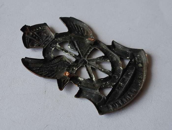 WW2 SA Railways & Harbours Cap Badge.  No Lugs.