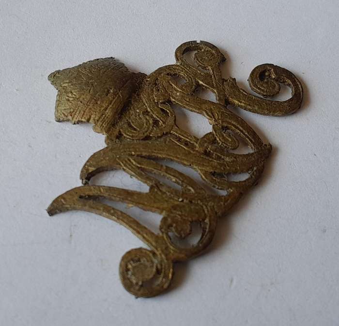 Early Natal Mounted Rifles Badge (Synthetic Material - Not Metal).