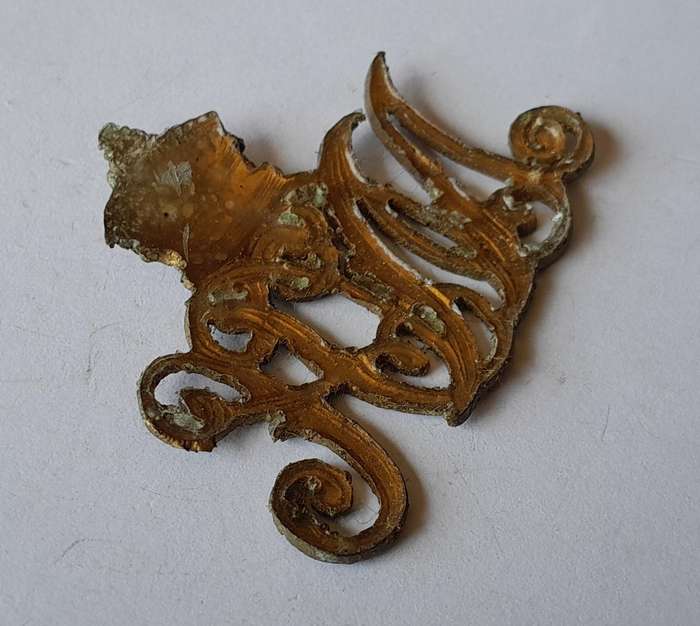 Early Natal Mounted Rifles Badge (Synthetic Material - Not Metal).