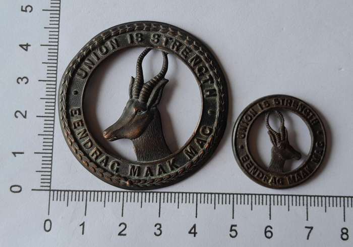 WW2 SA Infantry Cap & Collar Badges.  No Lugs.