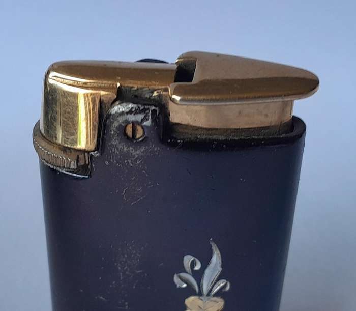1950's Ronson Varaflame Starfire Lighter.  Woodbridge, U.S.A.