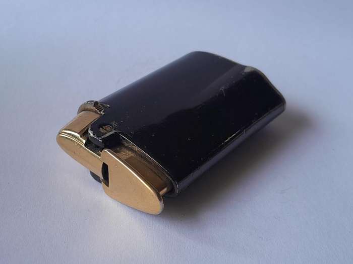 1950's Ronson Varaflame Starfire Lighter.  Woodbridge, U.S.A.