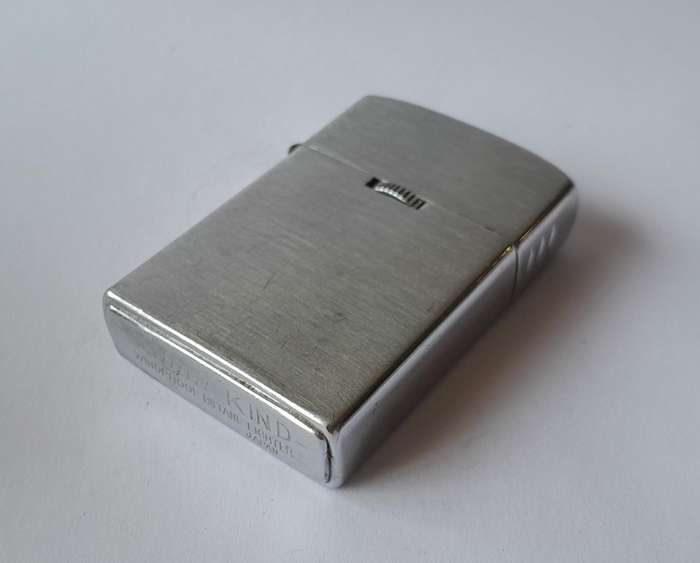 Vintage Japanese "Royal Kind" Windproof Butane Gas Lighter.
