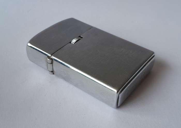 Vintage Japanese "Royal Kind" Windproof Butane Gas Lighter.