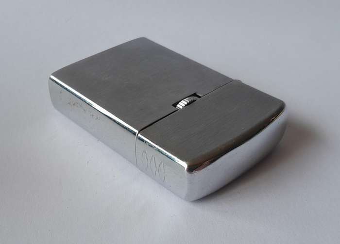Vintage Japanese "Royal Kind" Windproof Butane Gas Lighter.