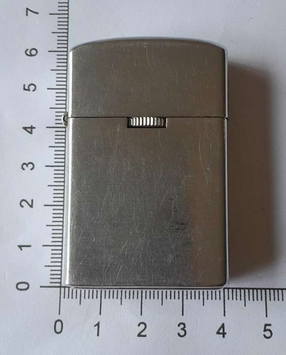 Vintage Japanese "Royal Kind" Windproof Butane Gas Lighter.