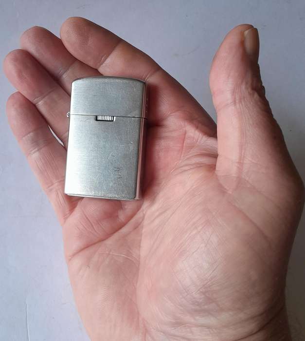 Vintage Japanese "Royal Kind" Windproof Butane Gas Lighter.
