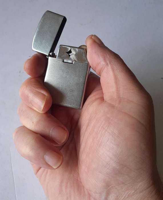Vintage Japanese "Royal Kind" Windproof Butane Gas Lighter.