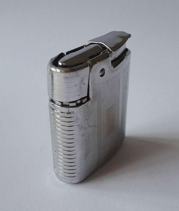 Vintage Ronson Art Deco Pocket Petrol Lighter.  Made In England.