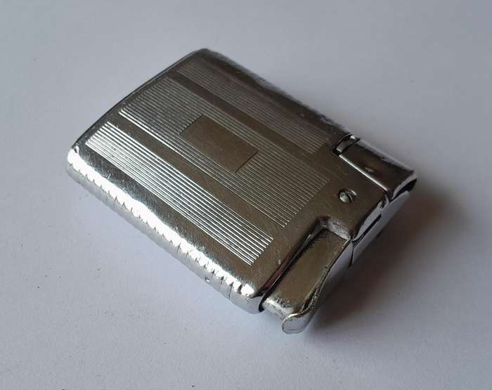 Vintage Ronson Art Deco Pocket Petrol Lighter.  Made In England.