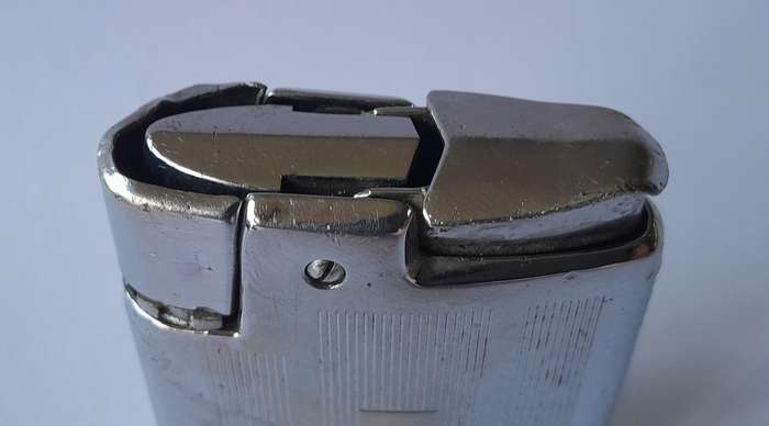 Vintage Ronson Art Deco Pocket Petrol Lighter.  Made In England.