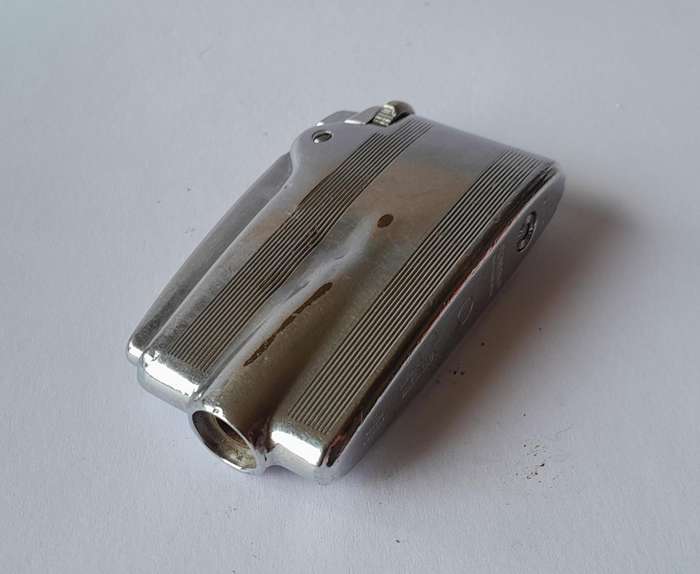 1950's Ronson Varaflame Butane Lighter.  Made In England.