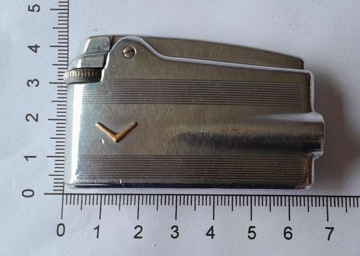1950's Ronson Varaflame Butane Lighter.  Made In England.