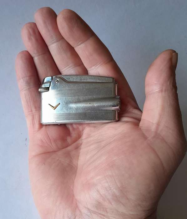 1950's Ronson Varaflame Butane Lighter.  Made In England.