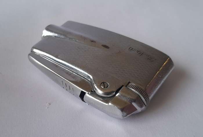 1950's Ronson Varaflame Butane Gas Lighter.  Made In France.