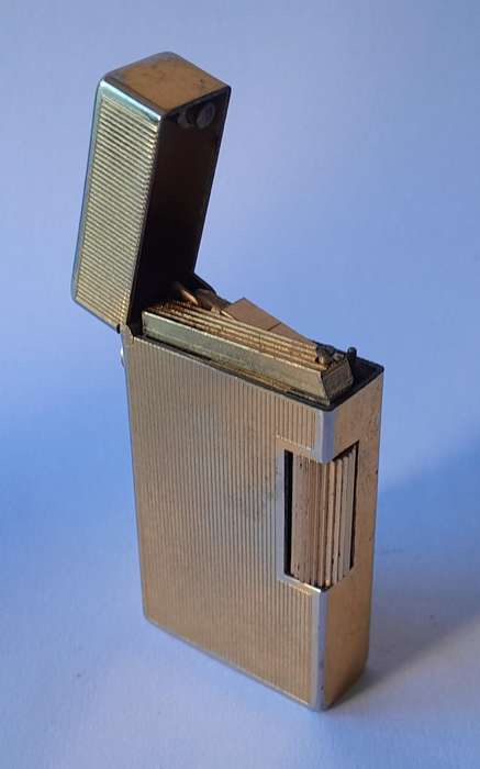 Vintage "Duval 800" Goldtone Butane Gas Lighter.