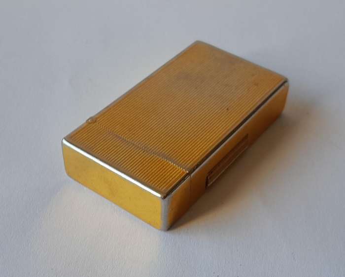 Vintage "Duval 800" Goldtone Butane Gas Lighter.