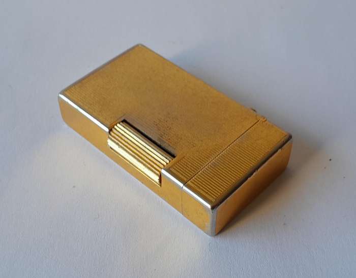 Vintage "Duval 800" Goldtone Butane Gas Lighter.