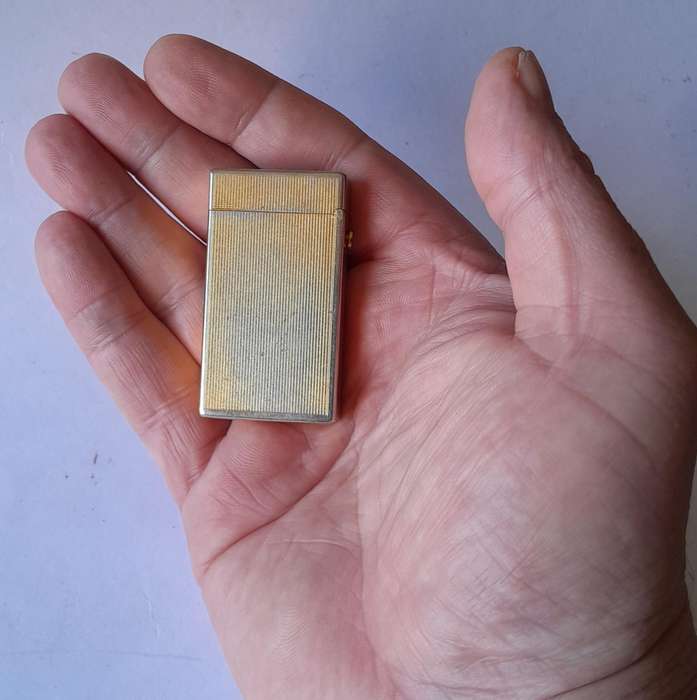 Vintage "Duval 800" Goldtone Butane Gas Lighter.