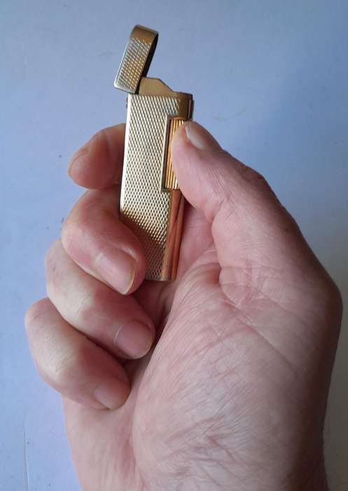 Vintage "Penguin" Goldtone Butane Gas Lighter.