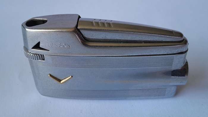 1950's Ronson Varaflame Butane Gas Lighter.  Made In England.