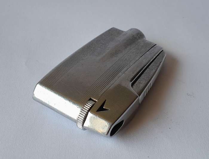 1950's Ronson Varaflame Butane Gas Lighter.  Made In England.