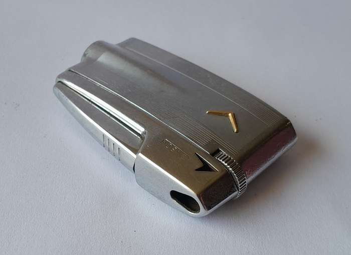 1950's Ronson Varaflame Butane Gas Lighter.  Made In England.