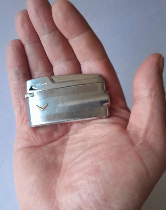 1950's Ronson Varaflame Butane Gas Lighter.  Made In England.