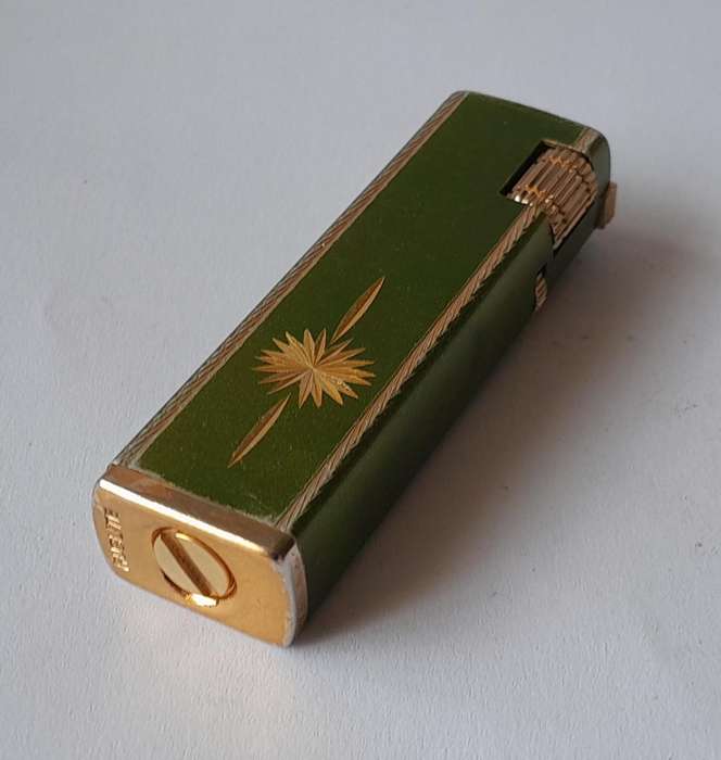 Vintage "Ruslite" Butane Gas Lighter.