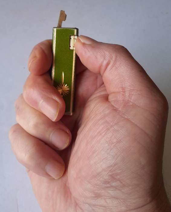 Vintage "Ruslite" Butane Gas Lighter.