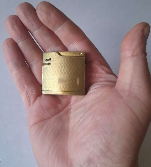 Vintage Japanese "Polka" Goldtone Butane Gas Lighter.