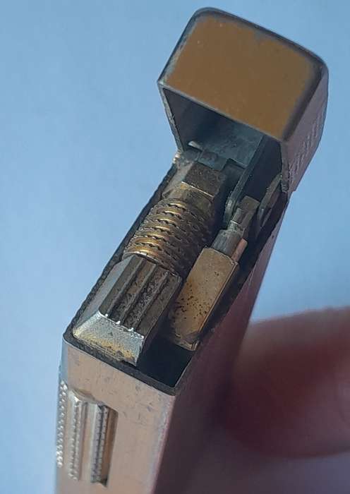 1970's/80's Japanese "Win 2000" Gold Tone Butane Gas Lighter.